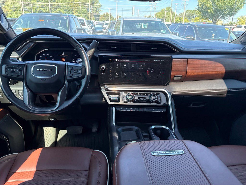 Used 2024 GMC Sierra 2500 Denali Ultimate AWD/4WD image 12