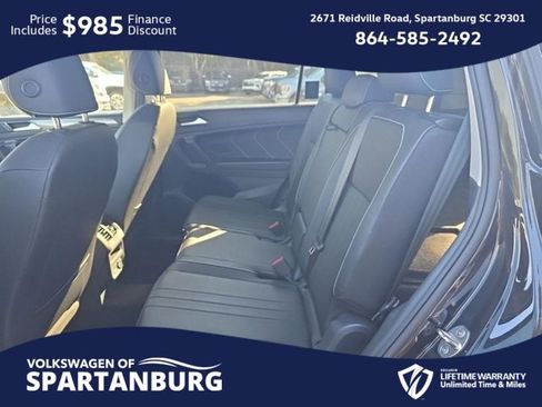 Used 2023 Volkswagen Tiguan SE image 2