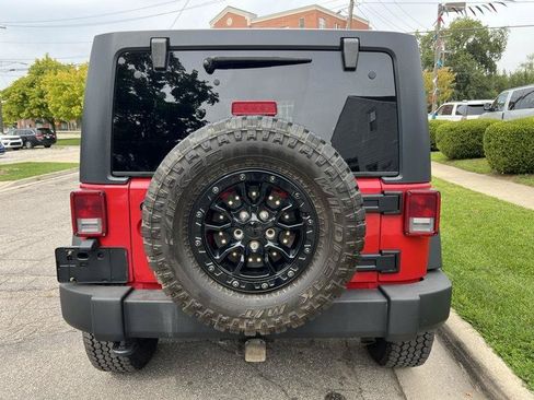 Used 2014 Jeep Wrangler Unlimited Sport w/ Quick Order Package 24S AWD/4WD image 4