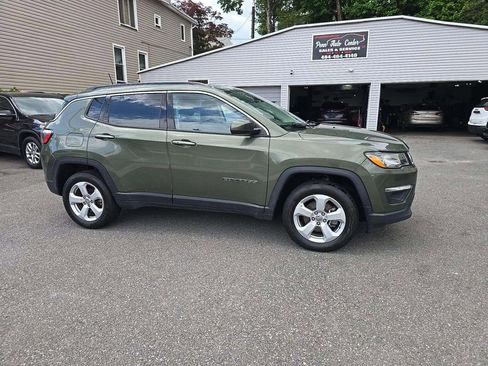 Used 2020 Jeep Compass Latitude w/ Popular Equipment Group AWD/4WD image 4