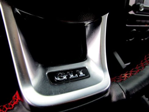 Used 2018 Volkswagen Jetta GLI image 29