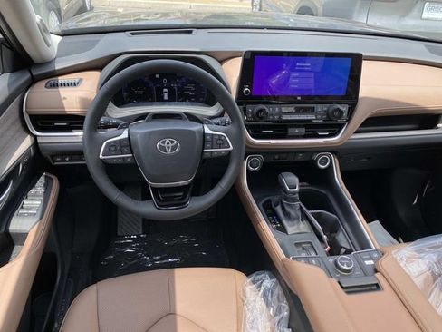 New 2026 Toyota Grand Highlander AWD image 10