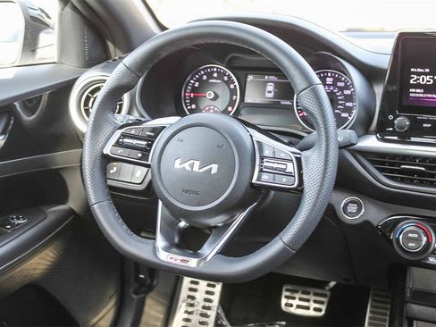 Used 2023 Kia Forte GT-Line w/ GT-Line Premium Package image 19