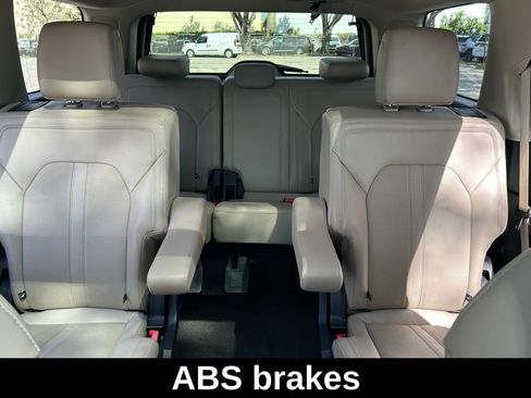 Used 2022 Ford Expedition Limited image 15
