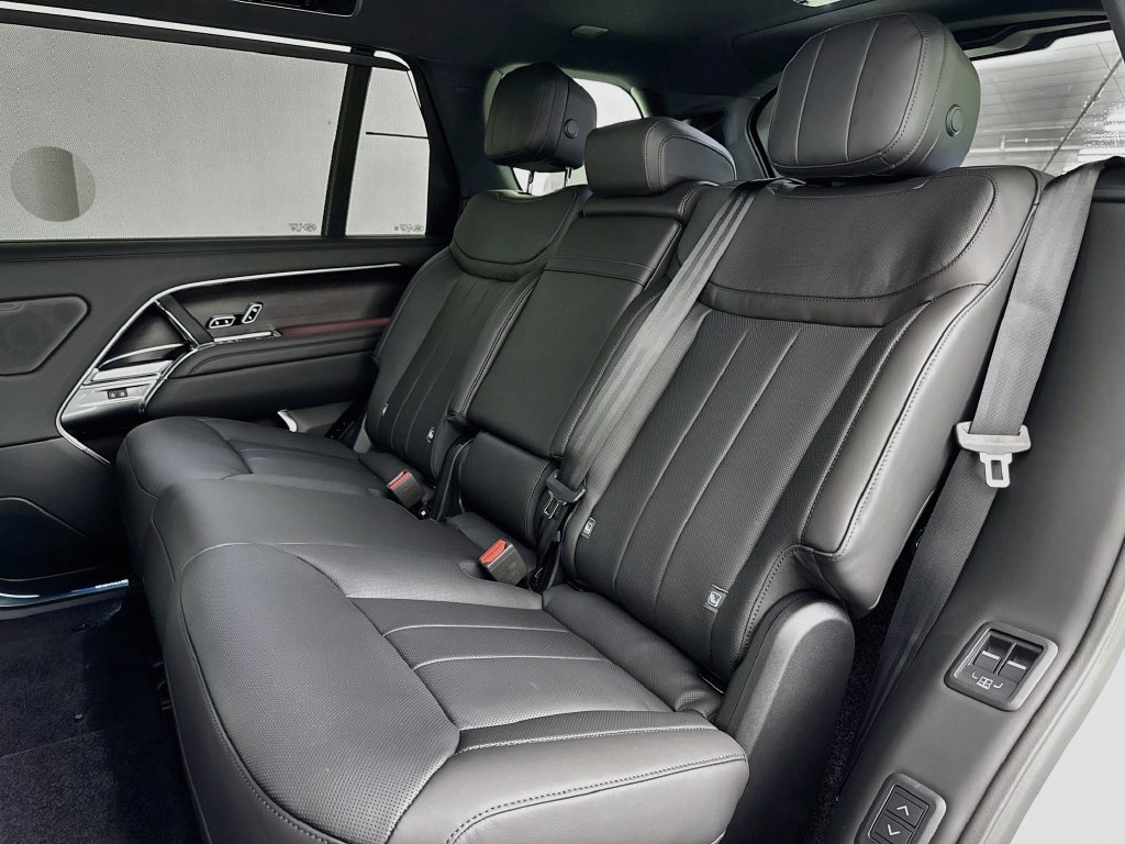 New 2027 Land Rover Range Rover Long Wheelbase SE AWD/4WD image 25