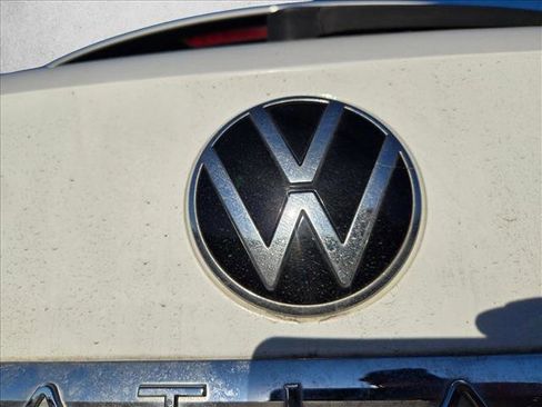 Used 2020 Volkswagen Atlas Cross Sport SEL R-Line image 21