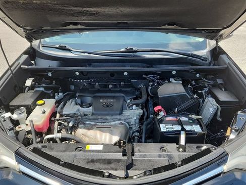 Used 2018 Toyota RAV4 XLE AWD/4WD image 22