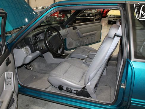 Used 1993 Ford Mustang LX image 9
