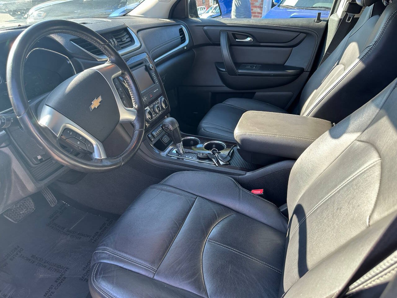 Used 2017 Chevrolet Traverse LT AWD/4WD image 4