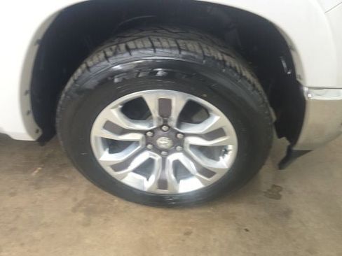 Used 2019 RAM 1500 Limited AWD/4WD image 2