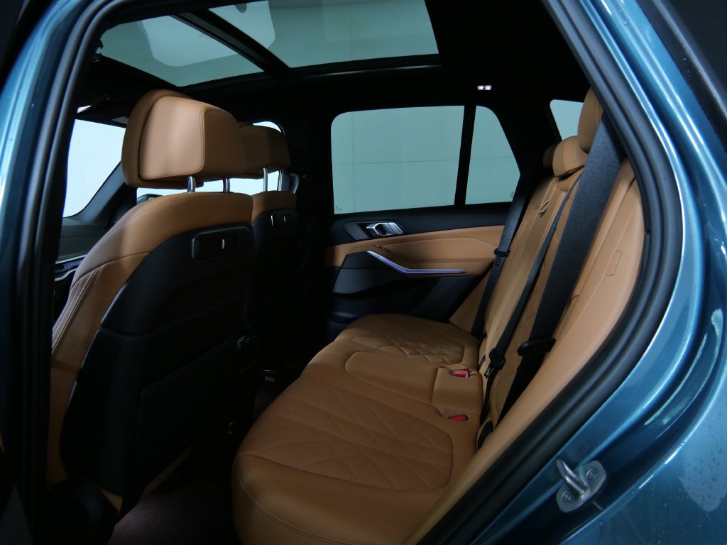 Used 2024 BMW X5 xDrive40i AWD/4WD image 19