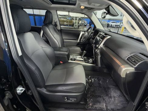 Used 2020 Toyota 4Runner SR5 Premium w/ Moonroof Package AWD/4WD image 26