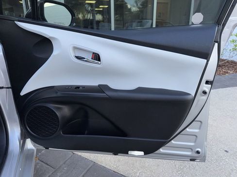 Used 2016 Toyota Prius Two image 16