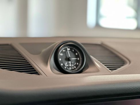 New 2026 Porsche Macan image 23