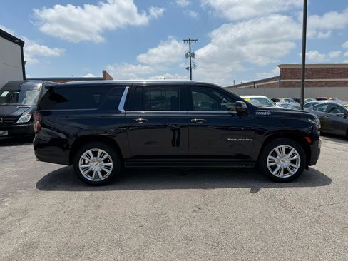 Used 2021 Chevrolet Suburban High Country w/ Premium Package image 5