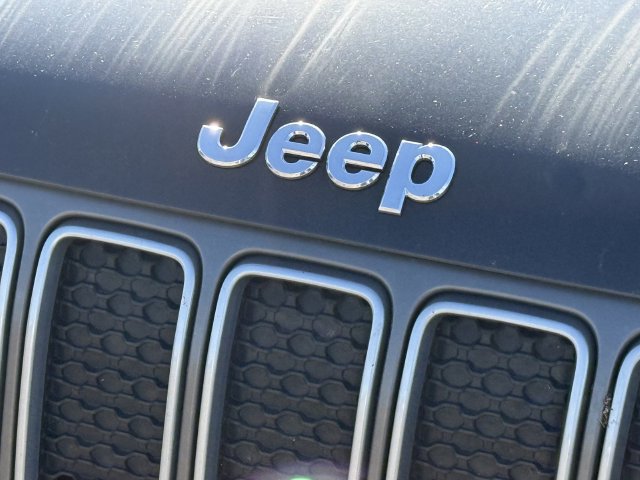 Used 2023 Jeep Renegade Limited AWD/4WD image 9