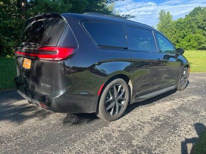 Used 2025 Chrysler Pacifica Limited