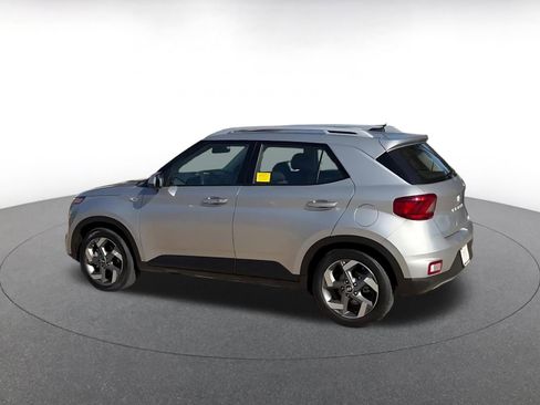 Used 2025 Hyundai Venue SEL image 10