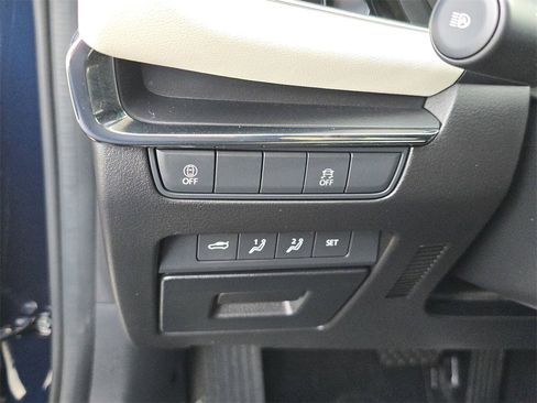 Used 2023 MAZDA MAZDA3 s image 31