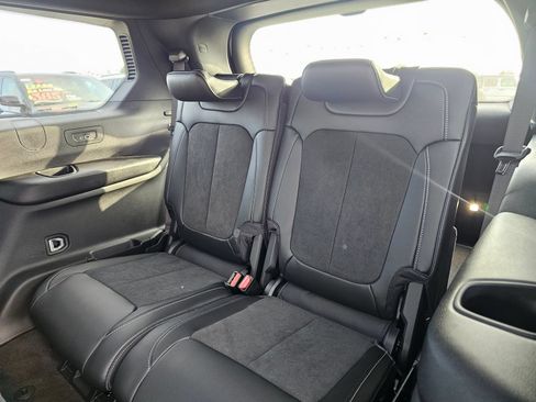 New 2026 Jeep Grand Cherokee L 2WD image 24