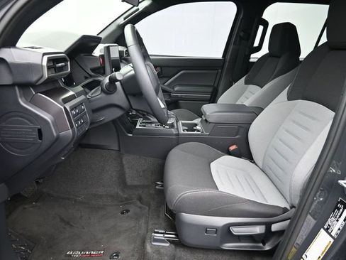 Used 2025 Toyota 4Runner TRD Off-Road image 25