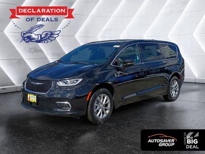 New 2026 Chrysler Pacifica Select