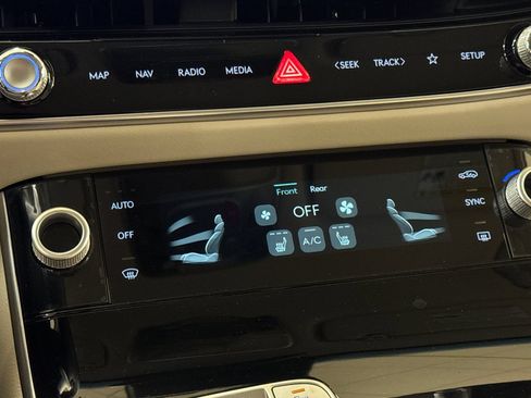New 2026 Genesis GV70 2.5T AWD/4WD image 21