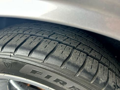 Used 2014 Dodge Challenger R/T image 12