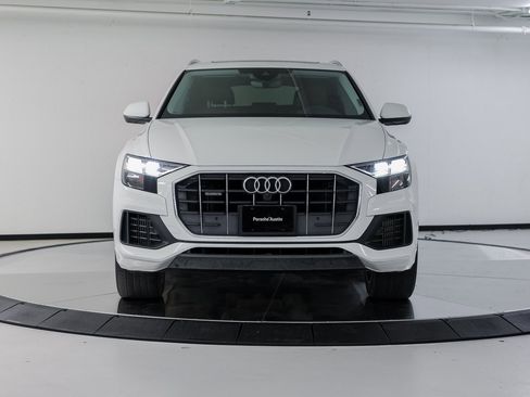 Used 2022 Audi Q8 Premium image 10