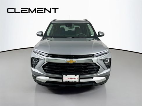 Used 2025 Chevrolet TrailBlazer LT AWD/4WD image 3