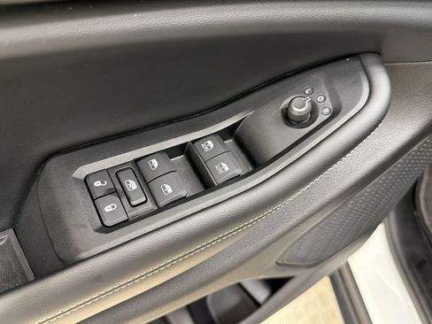 Used 2025 Jeep Grand Cherokee Laredo X AWD/4WD image 27