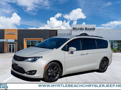 Used 2020 Chrysler Pacifica Touring-L Plus