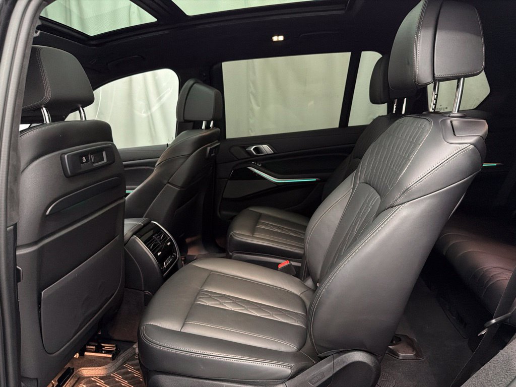 Used 2022 BMW X7 M50i AWD/4WD image 23
