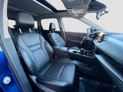 Used 2023 Nissan Rogue Platinum w/ Platinum Premium Package image 29