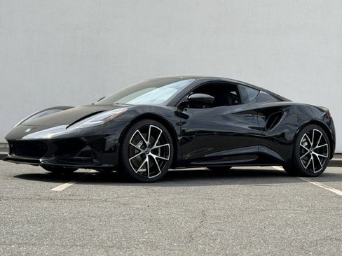 Used 2025 Lotus Emira RWD image 3