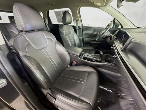 Certified 2024 Kia Sorento S image 31