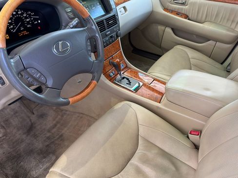 Used 2005 Lexus LS 430 RWD image 11