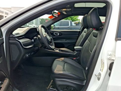 Used 2024 Jeep Compass Limited w/ Driver Assist Group I AWD/4WD image 13