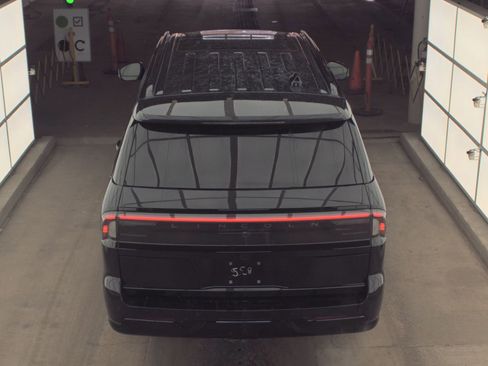 Used 2025 Lincoln Navigator L Reserve w/ Jet Appearance Package image 19