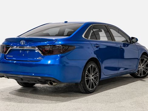 Used 2016 Toyota Camry SE image 6