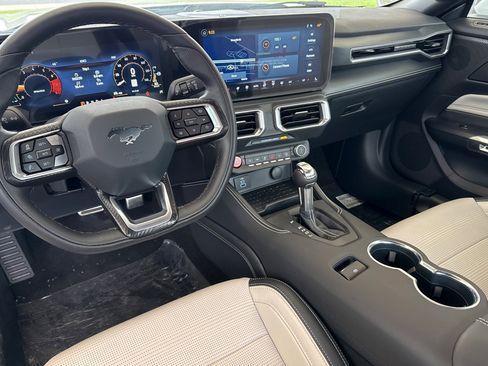 Used 2024 Ford Mustang Premium image 13