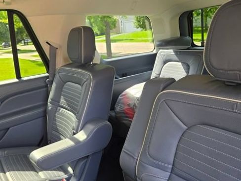 Used 2019 Lincoln Navigator Black Label w/ Cargo Package AWD/4WD image 8
