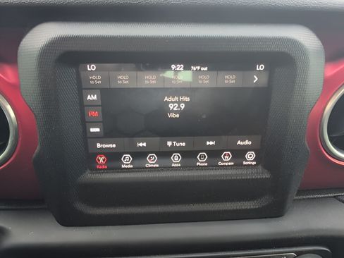 Used 2020 Jeep Gladiator Rubicon AWD/4WD image 13