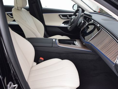 New 2026 Mercedes-Benz E 350 4MATIC Sedan image 15