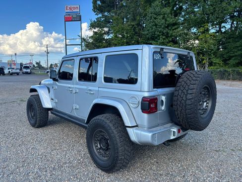 Used 2023 Jeep Wrangler Unlimited Sahara AWD/4WD image 3
