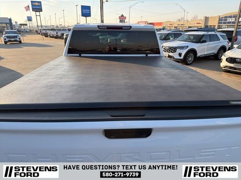 Used 2022 Chevrolet Silverado 2500 Custom w/ Custom Value Package AWD/4WD image 11