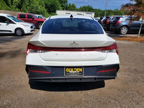 Used 2024 Hyundai Elantra Limited FWD image 4