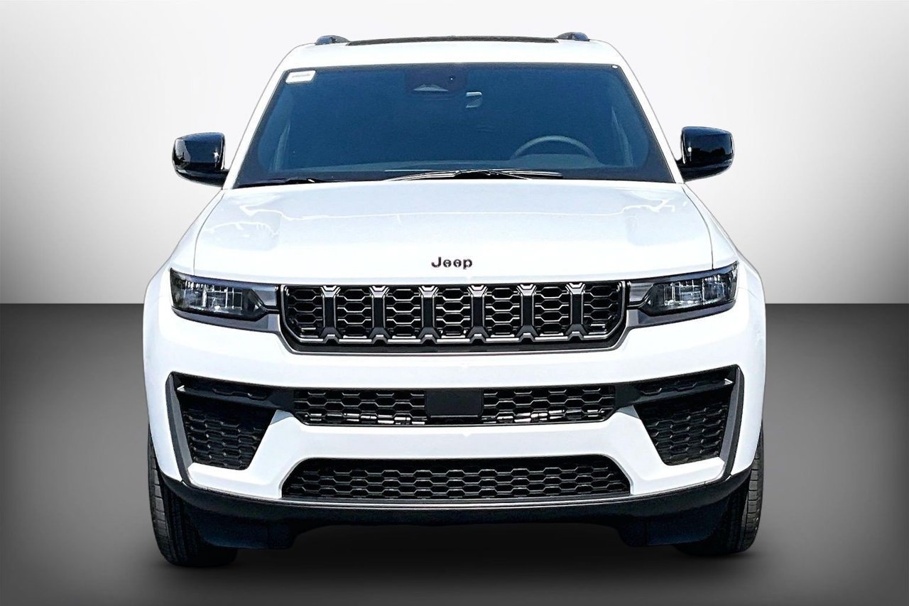 New 2027 Jeep Grand Cherokee Altitude AWD/4WD image 3
