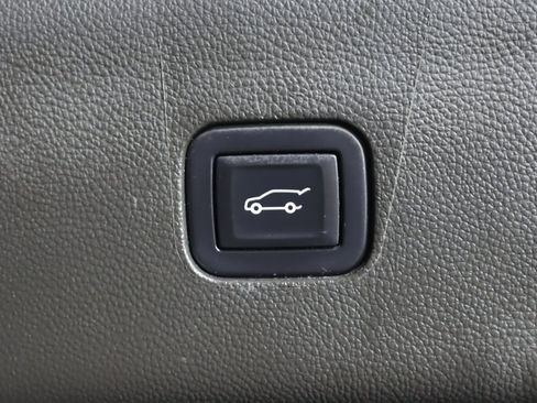 Used 2022 Buick Enclave Essence w/ Experience Buick Package image 57