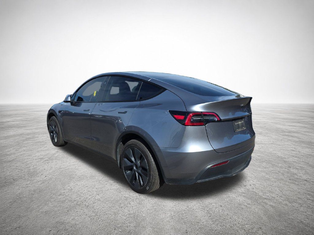 Used 2024 Tesla Model Y Long Range AWD/4WD image 5